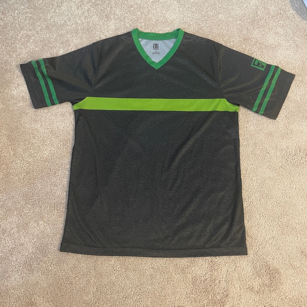 Unisex 7 Eleven Shirt Medium